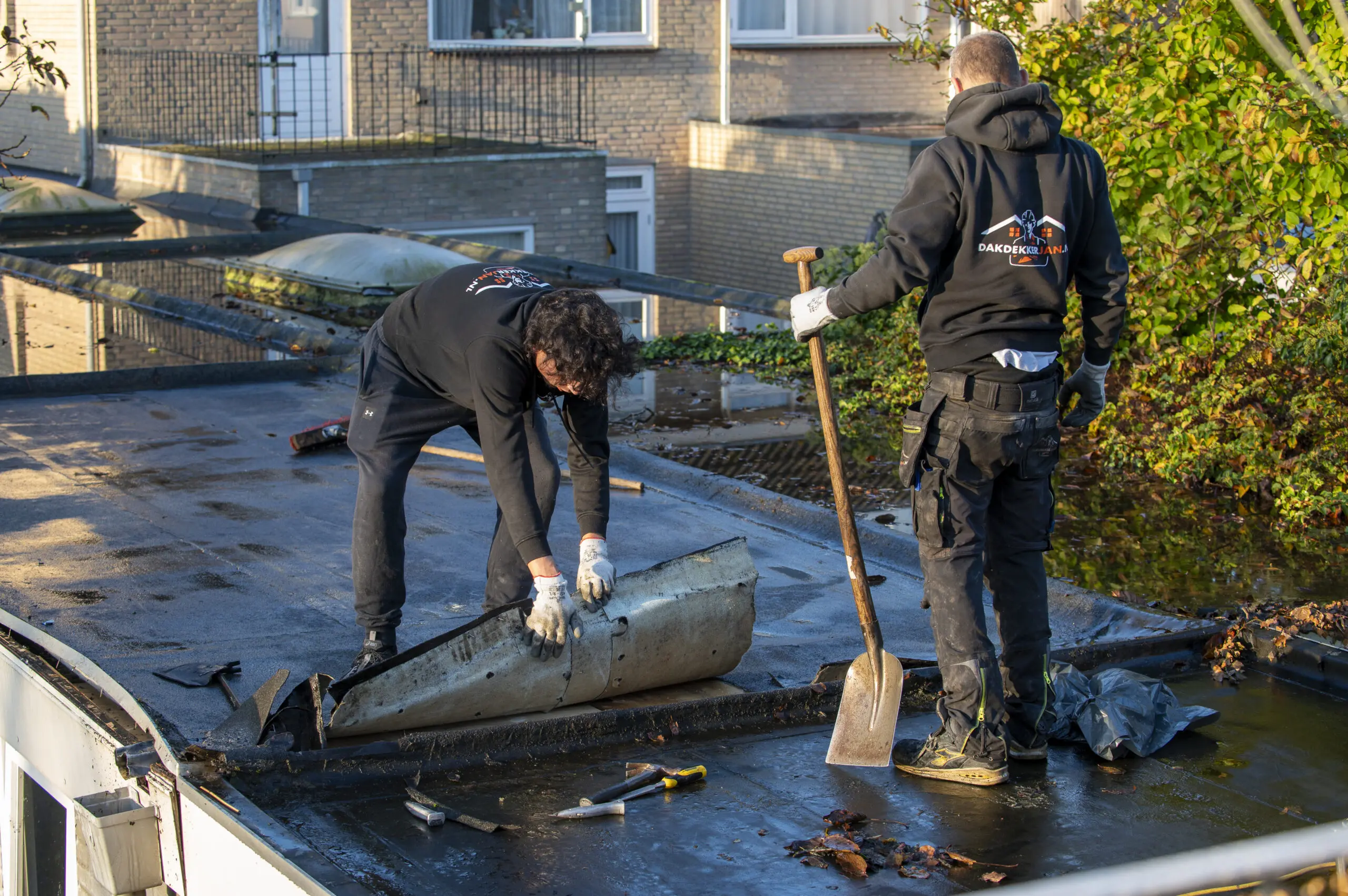 Plat dak renoveren Venhuizen